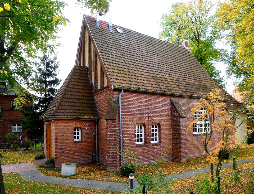 Kirche Staaken-Gartenstadt Schrägansicht