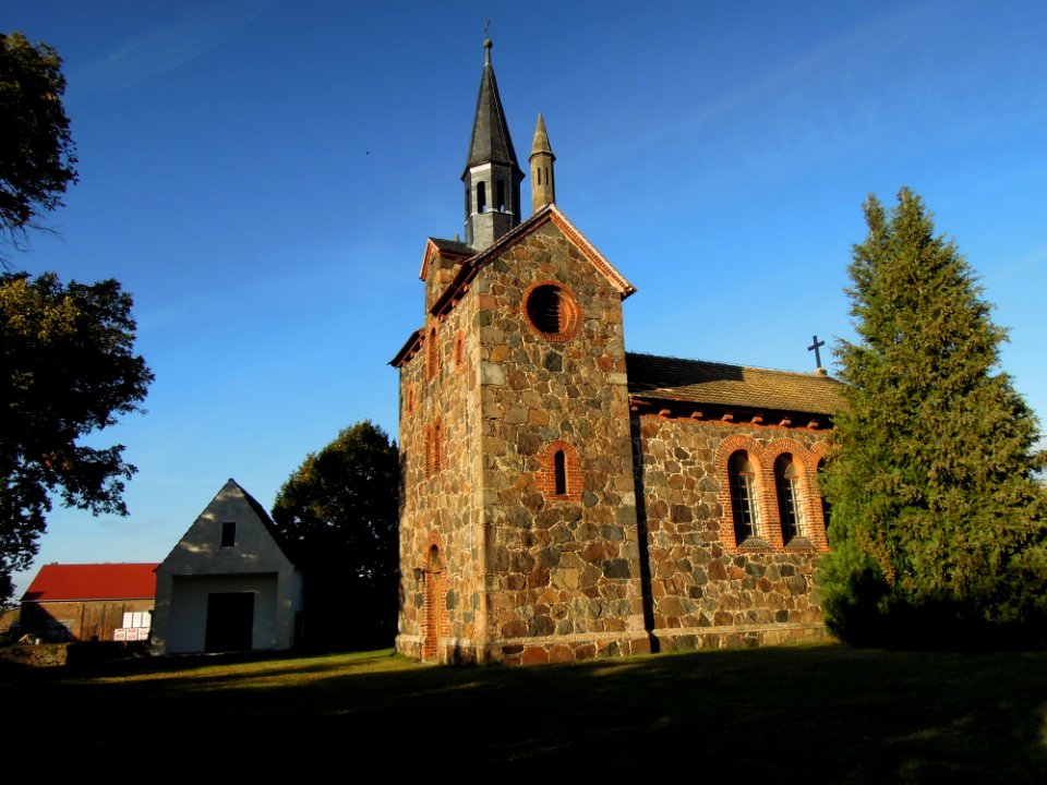 Kirche Klebitz -Südsüdwestansicht- Anfang Oktober 2020b