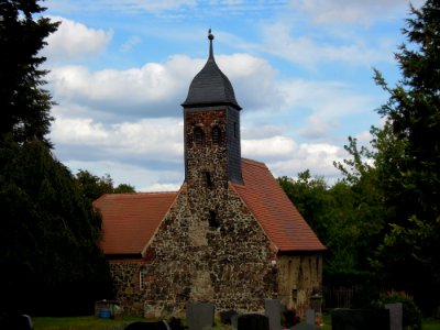 Kirche Reinsdorf -Straßenansicht gezoomt- August 2020