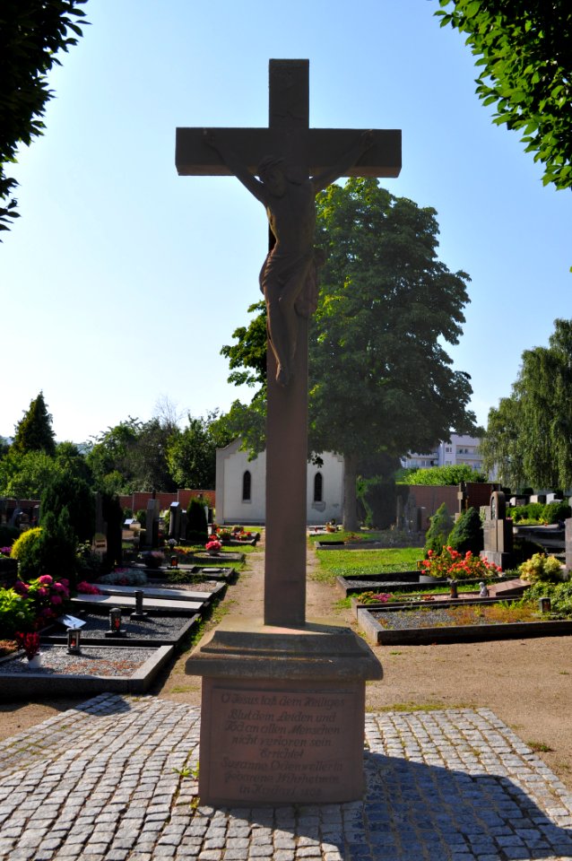 Kirdorf, Friedhof, Kreuz