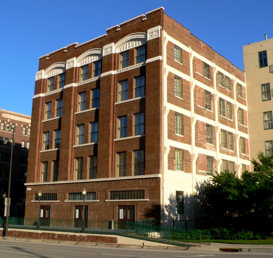 Kirschbraun Creamery bldg (Omaha) from NW 1