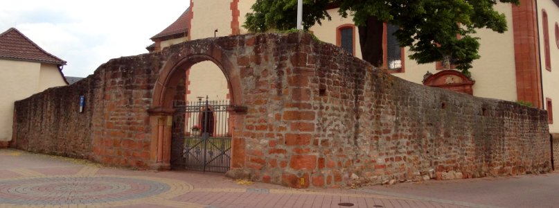 Kirchhofbefestigung, Großwallstadt 1