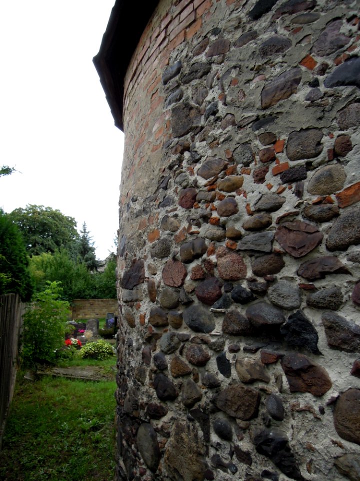 Kirche Reinsdorf -Ostschluss Mauerwerk- August 2020