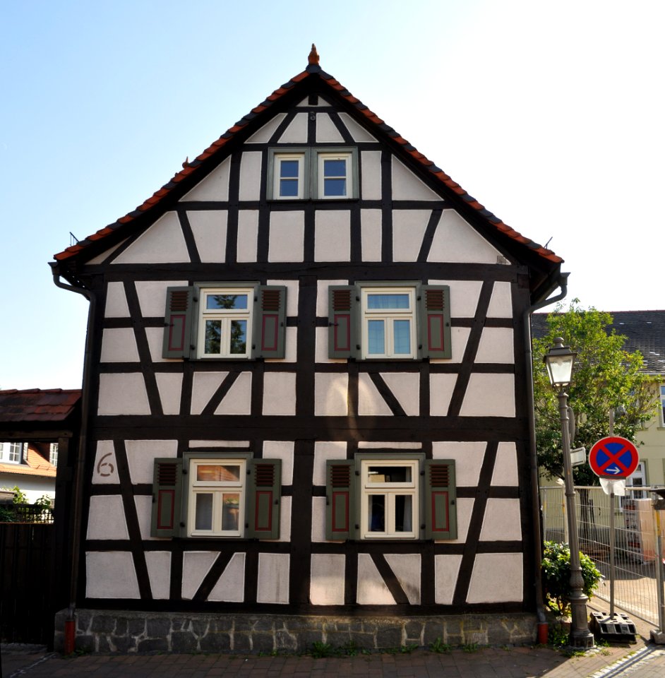 Kirdorf, Raiffeisenstraße 6