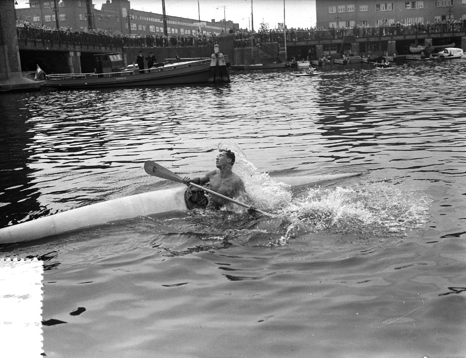Kanoraces door Amsterdam, Bestanddeelnr 906-4947