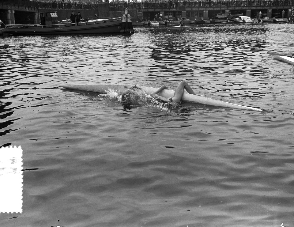 Kanoraces door Amsterdam, Bestanddeelnr 906-4945
