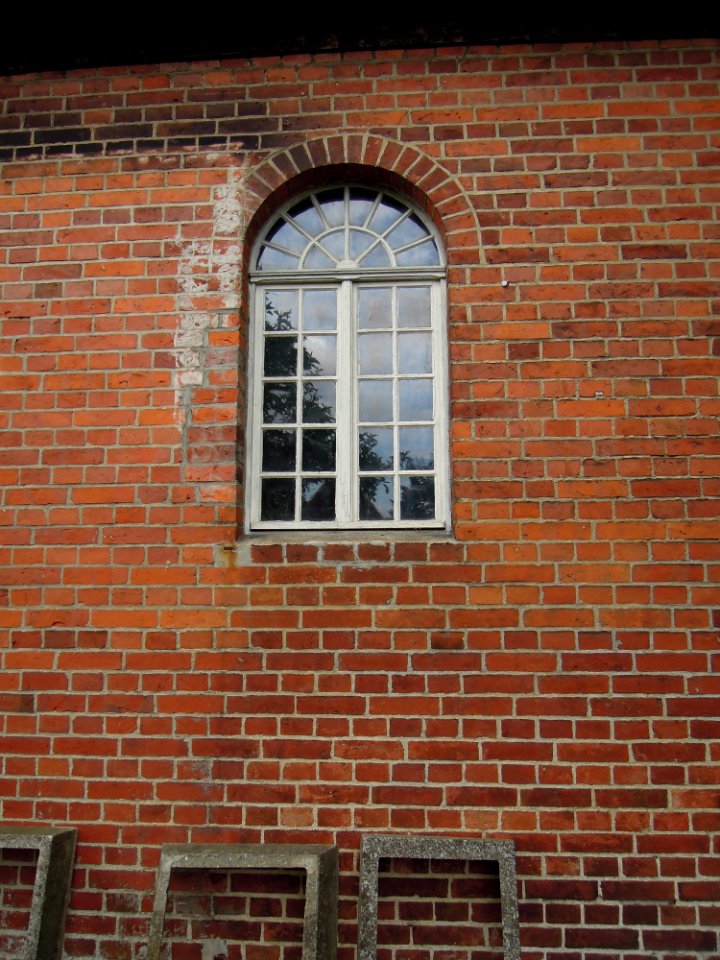 Kirche Reinsdorf -Nordflügel Ostfassade Lichteinlass nordseitig- August 2020