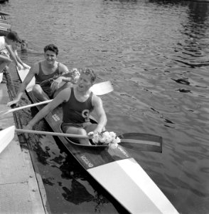 Kanokampioenschappen op Amstel in Amsterdam Klingers en Koch na hun overwinning, Bestanddeelnr 905-8063