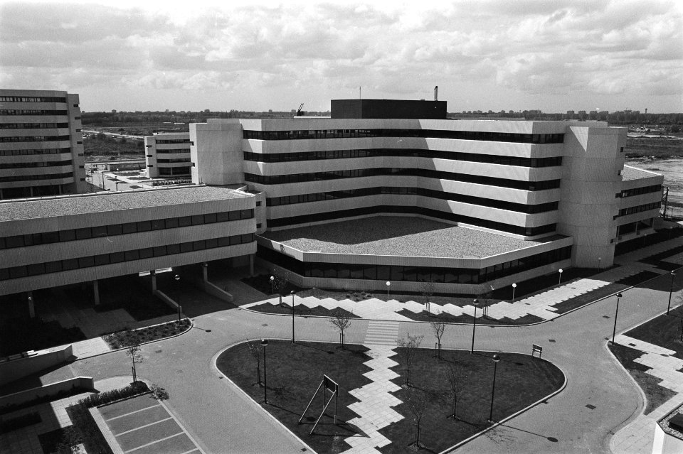 Kantorencentra in Amsterdam, Bijlmermeer, exterieur, Bestanddeelnr 932-9607
