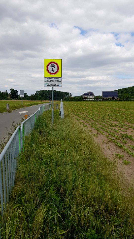 Kanne-Maastricht-Grenspaal 64 (BE-NL) (1)
