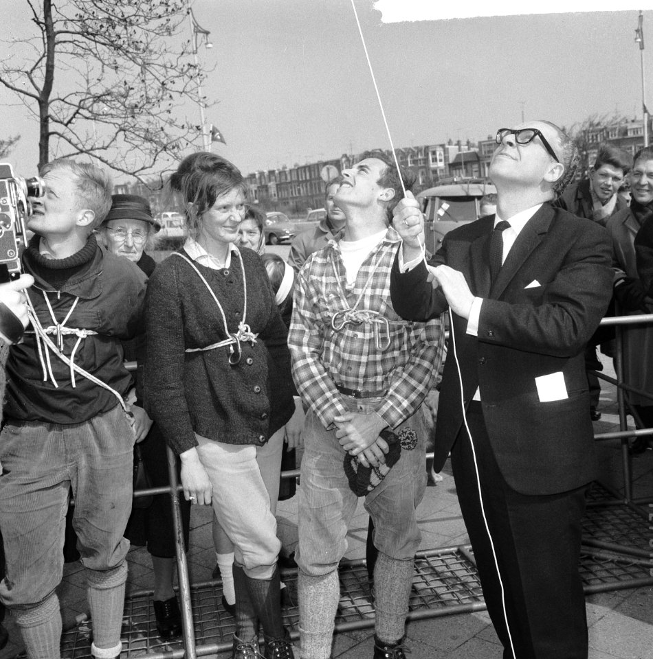 Kamp Houtrust 1965 geopend door wethouder mr. M. Vrolijk van Den Haag , tijdens , Bestanddeelnr 917-6359