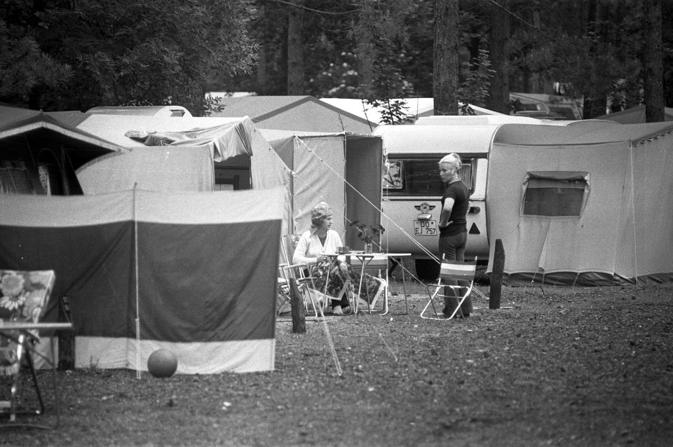 Kampeerders op een camping in Bakkum, Noord-Holland, Bestanddeelnr 925-7092