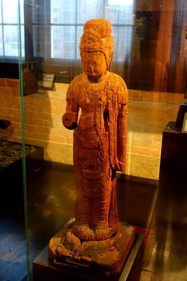 Kannon Bosatsu, Japan, Heian period, 900s AD, wood - The Ann and Gabriel Barbier-Mueller Museum - DSC05530