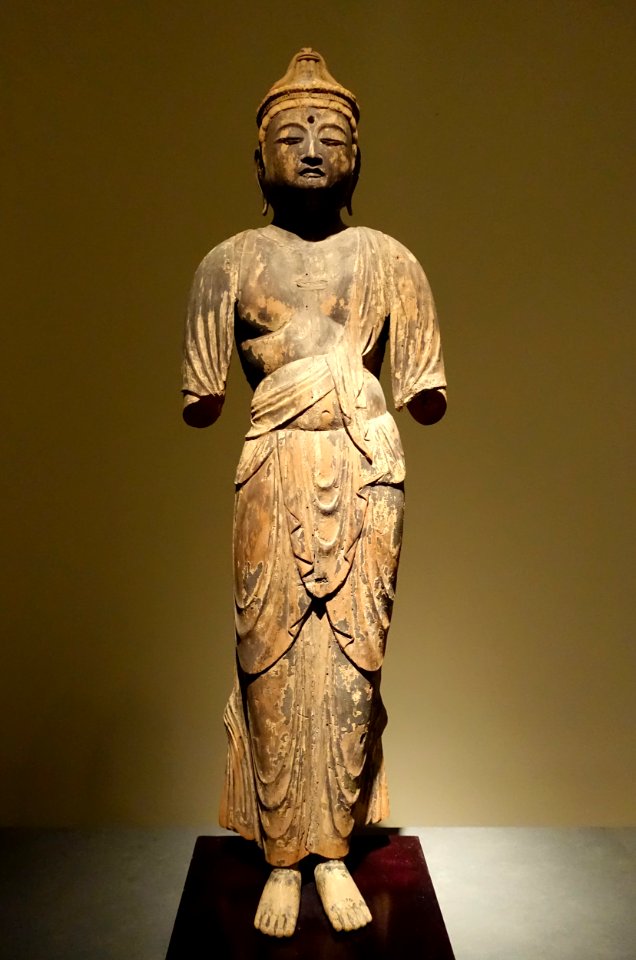 Kannon Bosatsu, Japan, Heian period, 1st half of 12th century AD, carved cypress wood blocks, traces of paint - Ethnological Museum, Berlin - DSC02104