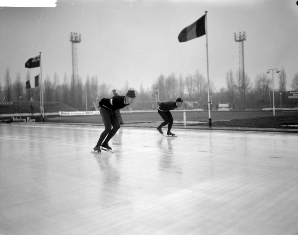 Kampioen van Nederland schaatsen lange baan Jaap Edenbaan Vroege en Van der Gr…, Bestanddeelnr 913-6281