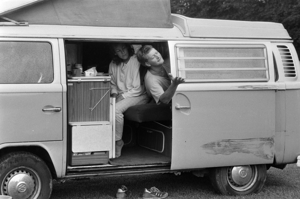 Kamperen in de regen in Amsterdam, Bestanddeelnr 934-0392