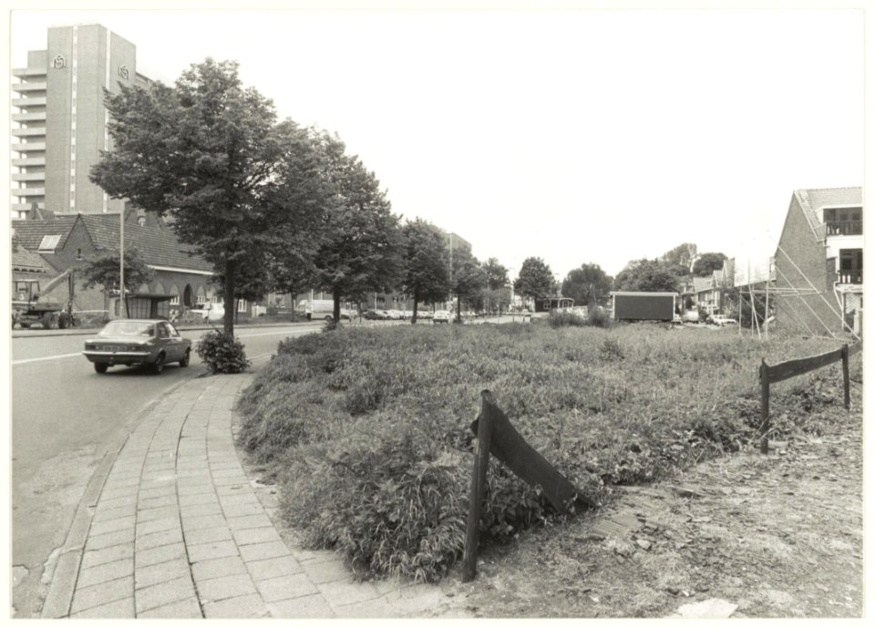 Kamperlaan ziende naar het westen. Links ziekenhuis De Mariastichting, NL-HlmNHA 54015336