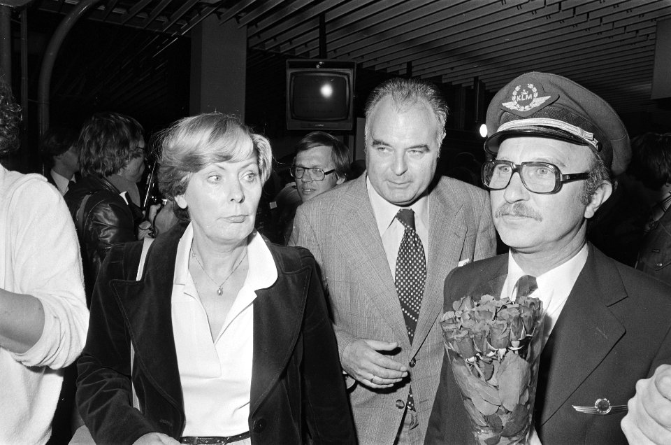 Kaping KLM DC9 boven Nederland aankomst gezagvoerder Kloosterman, Bestanddeelnr 929-8459
