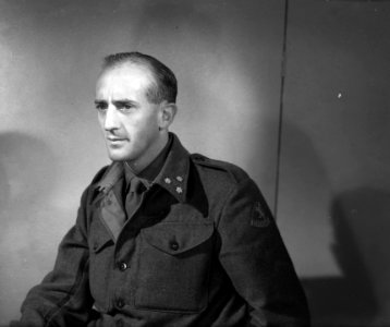 Kapitein J.A. van Houten, Bestanddeelnr 935-0734