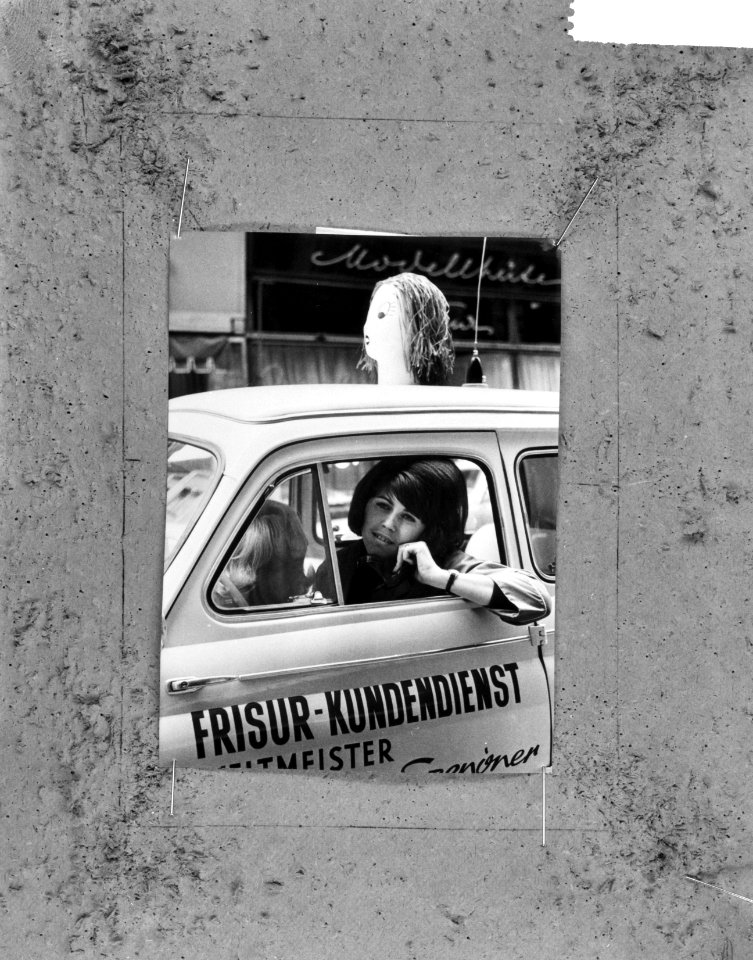 Kapper per mobilofoon in Wenen, de kapster in actie, Bestanddeelnr 917-1975
