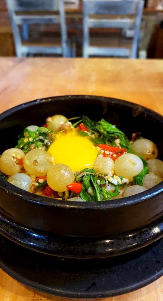 Ka-phrao riu-kiu (basil fried giant catfish eggs), with rice & egg Bangkok, 2018-12-21 (2)