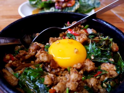 Ka-phrao mu (basil fried minced pork) with rice & egg, Bangkok, 2017-11-07 (3)