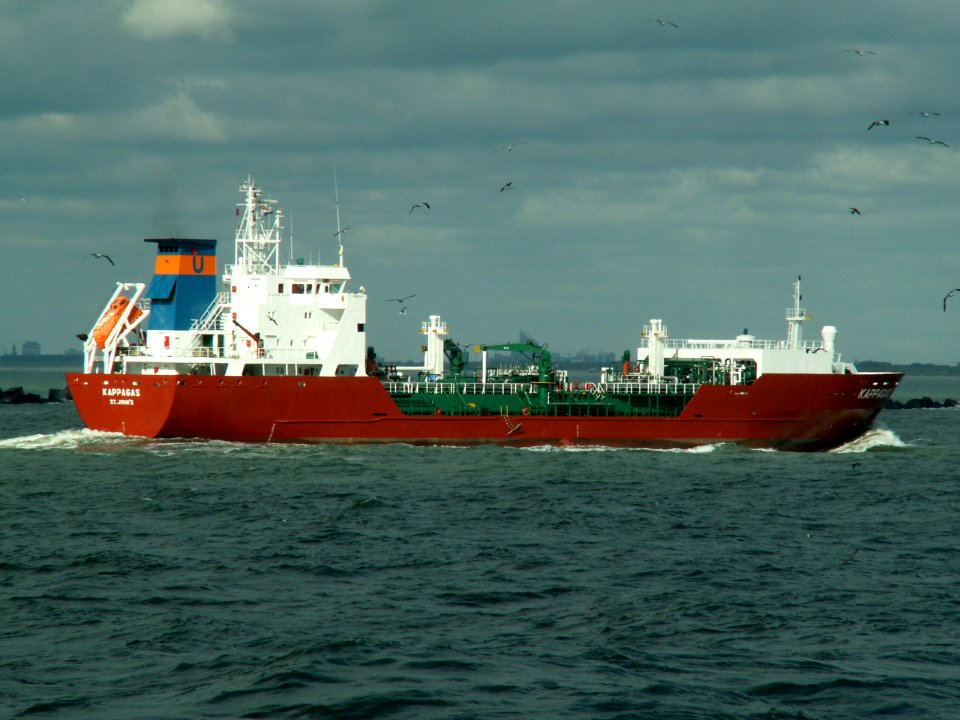 Kappagas p3 approaching Port of Rotterdam, Holland 10-Aug-2005