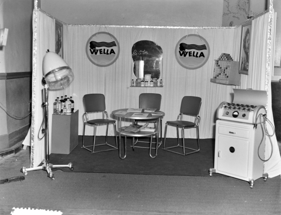 Kapperstentoonstelling Bellevue Amsterdam. Stand Wella, Bestanddeelnr 904-8132
