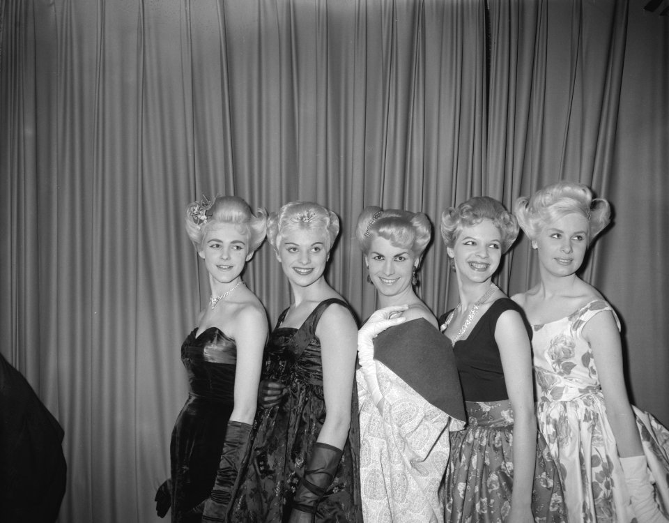Kapselshow van de dameskappersclub Marcel te Amsterdam v.l.n.r. Mannequin Mout, Bestanddeelnr 910-2304