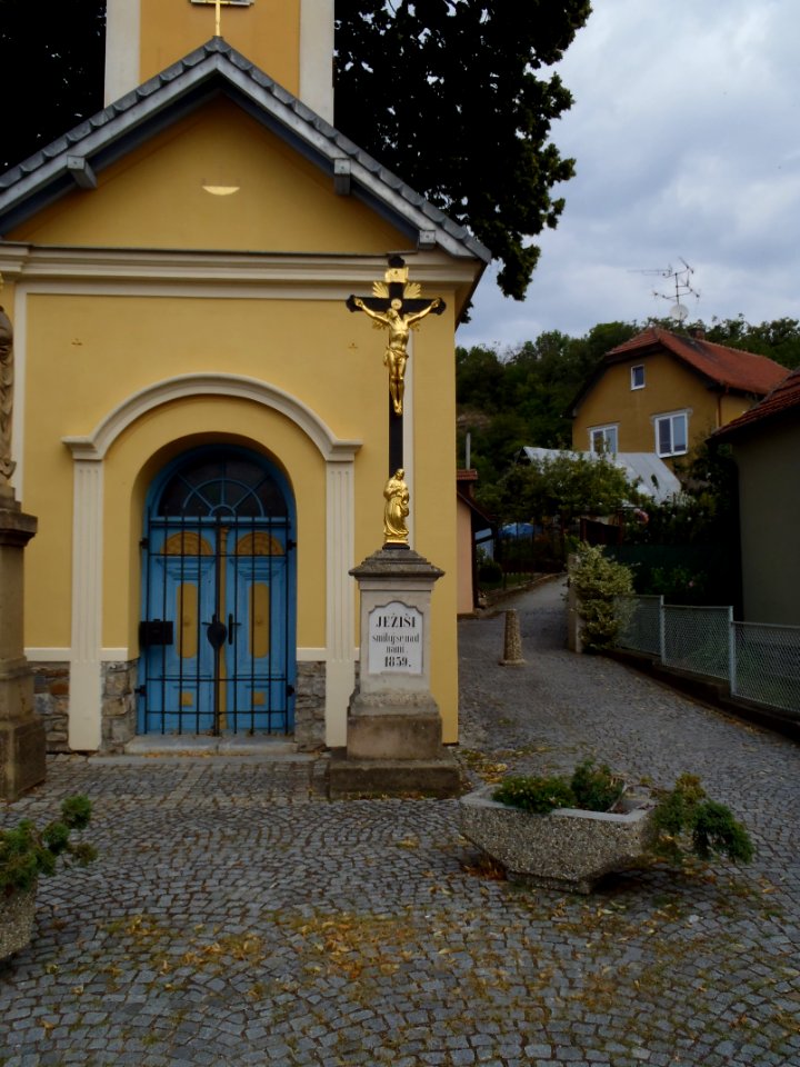 Kaple Proměnění Páně, Mokrá - kříž