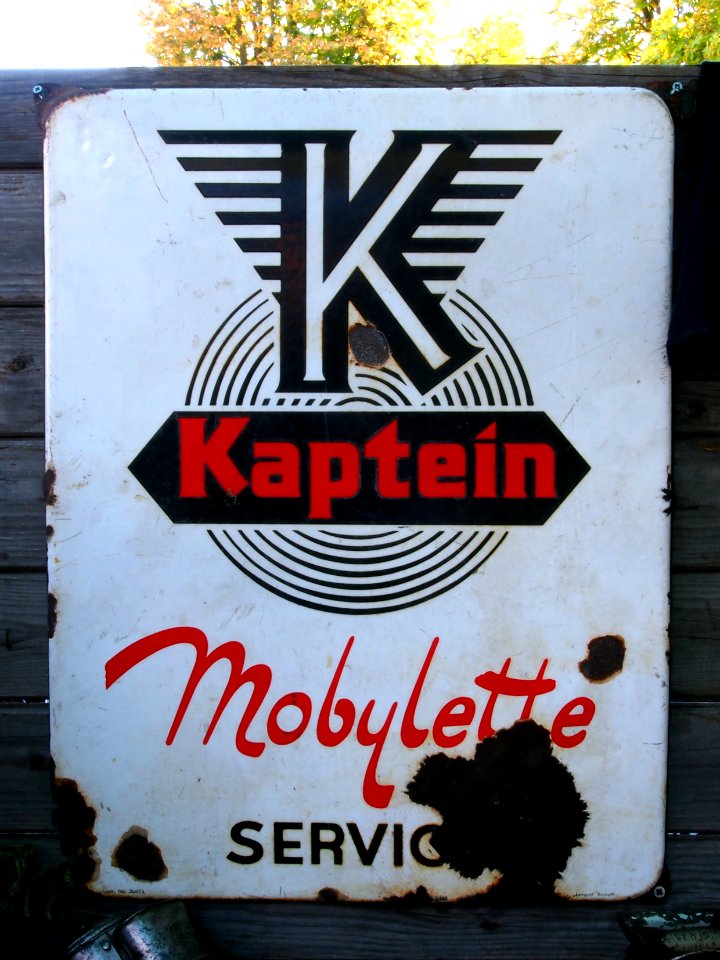 Kaptein Mobylette Service enamel sign