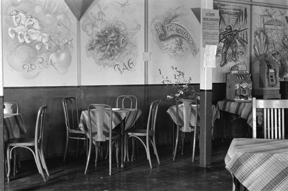 Kantine en recreatieruimtes in het Nederlandse legerkamp in Wolverhampton., Bestanddeelnr 934-9426