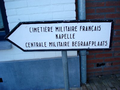 Kapelle (Zeeland, NL), panneau indicateur cimetière français