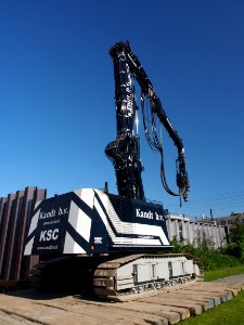 Kandt Special Crane (KSC) 885 with SVR 24 VM Vibratory hammer pic4