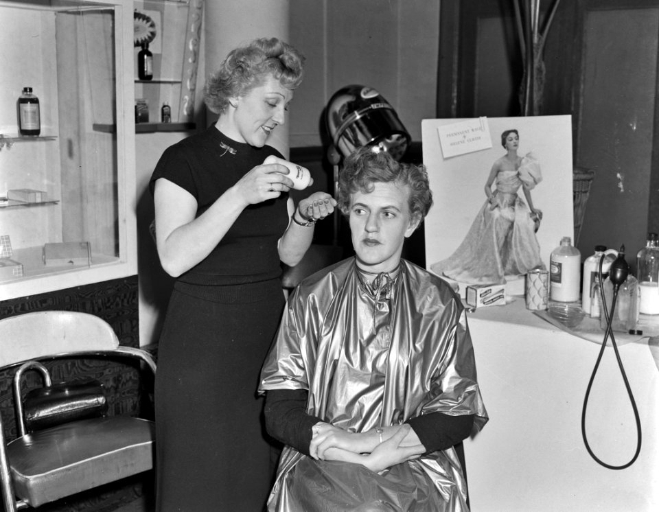 Kapperstentoonstelling Bellevue Amsterdam, Bestanddeelnr 904-8155
