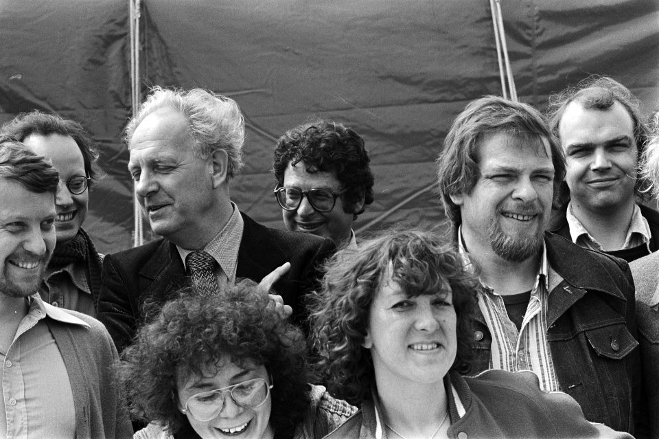 Kandidaten gemeenteraadsverkiezingen PvdA vlnr Kuypers, Van Thijn, Jan Scha, Bestanddeelnr 929-7273