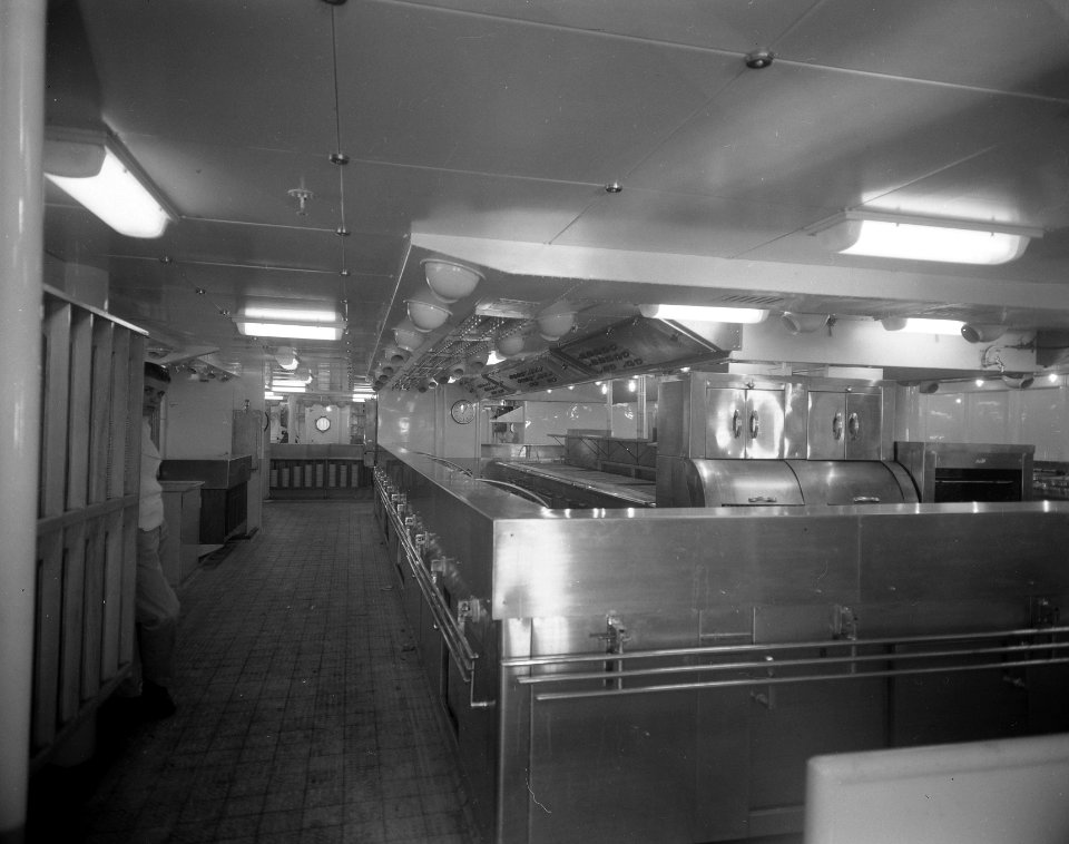 Kapitein van het nieuw schip Statendam Haagmans Interieur Statendam, Bestanddeelnr 908-2494