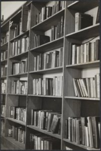 Kantine en recreatieruimtes in het Nederlandse legerkamp Wrottesley Park nabij W, Bestanddeelnr 512 150