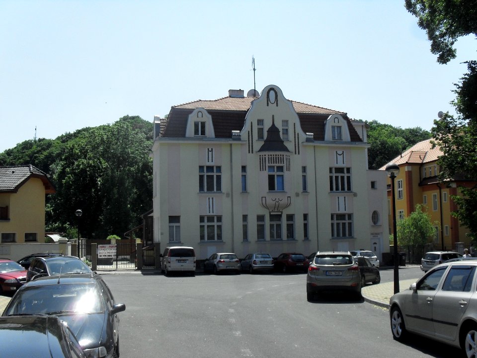 Kaple Nalezení sv. Kříže, vedle 1