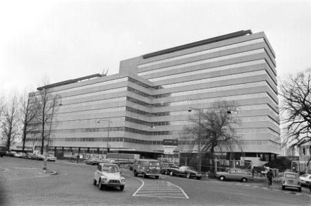 Kantoorruimte te huur in Amsterdam een kantoorcomplex in aanbouw aan Amstel, Bestanddeelnr 928-3641