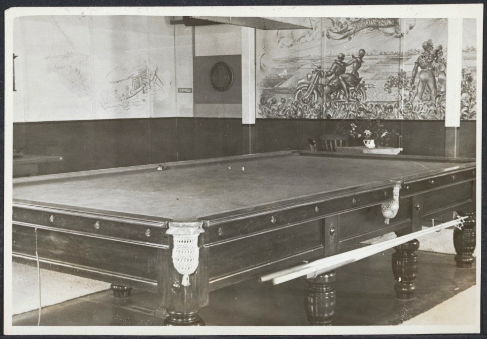 Kantine en recreatieruimtes in het Nederlandse legerkamp Wrottesley Park nabij W, Bestanddeelnr 512 148