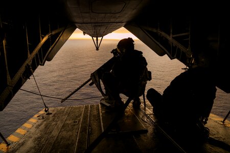 Hmh-462 heavy helicopter squadron 462 gunner