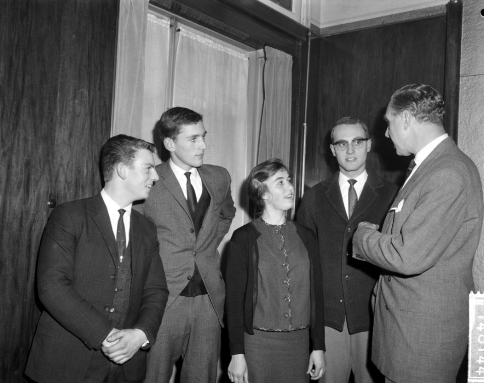 Kandidaten sportuitzending bekend gemaakt. V.l.n.r. Leo van Oudheusden (schoons, Bestanddeelnr 914-8144