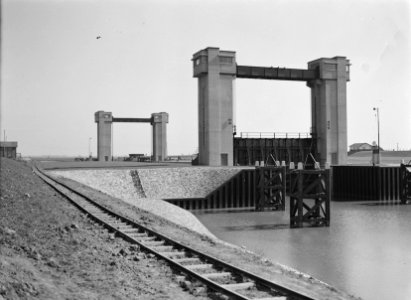 Kanalen, sluizen, rails, Bestanddeelnr 253-6680