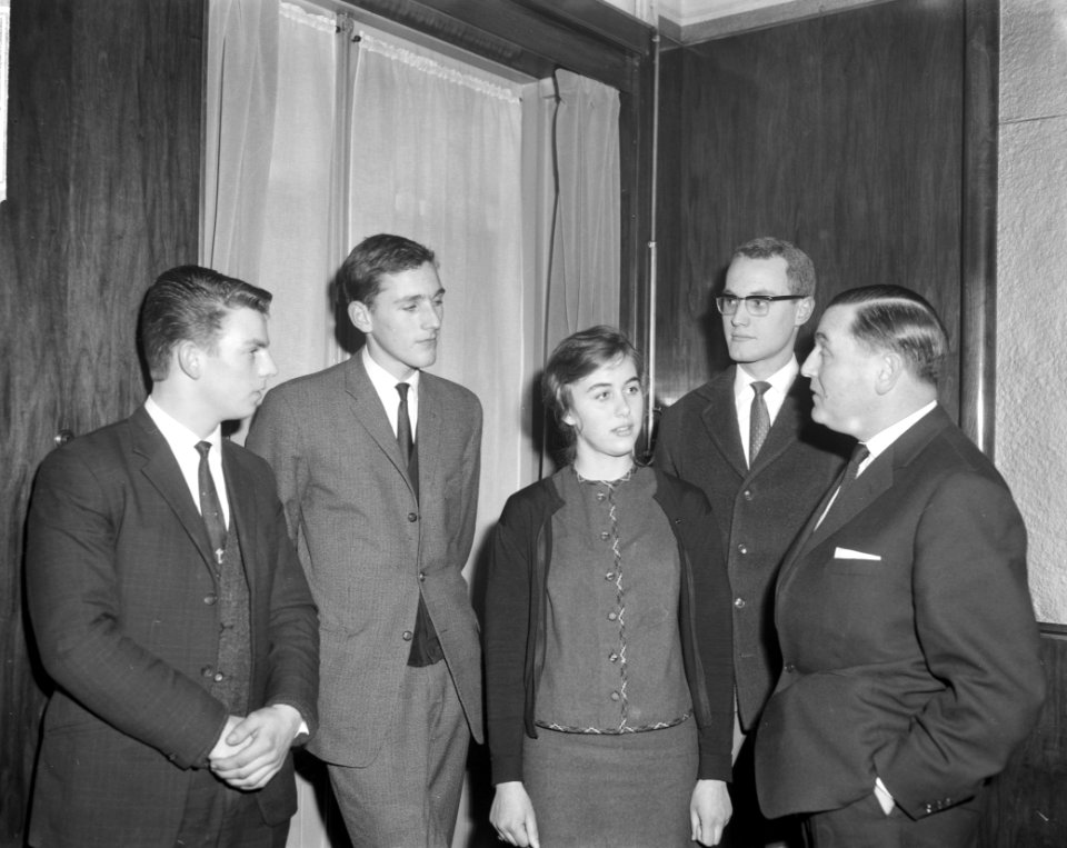 Kandidaten sportuitzending bekend gemaakt. V.l.n.r. Leo van Oudheusden (schoons, Bestanddeelnr 914-8146