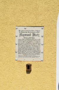 Kallmünz, Friedhof, Trauerhalle, Detail (1)