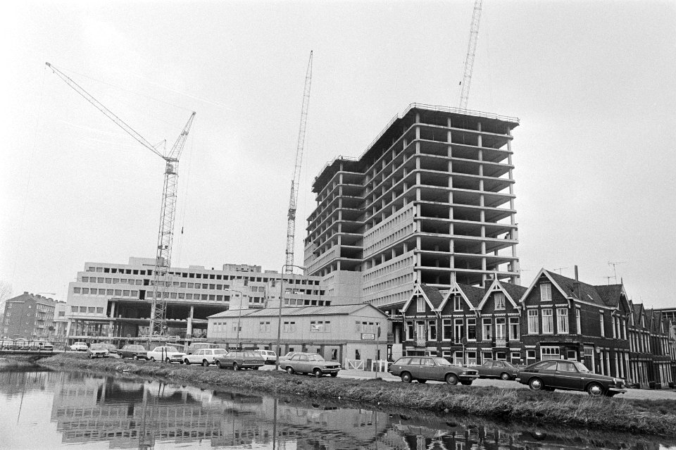 Kantoorruimte te huur in Amsterdam een kantoorcomplex in aanbouw aan Weesperzij, Bestanddeelnr 928-3640