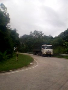Kangkar Senangar, Parit Sulong road