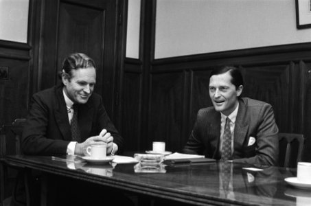 Kalff, P.J. en Torenvliet,R., Bestanddeelnr 933-5392