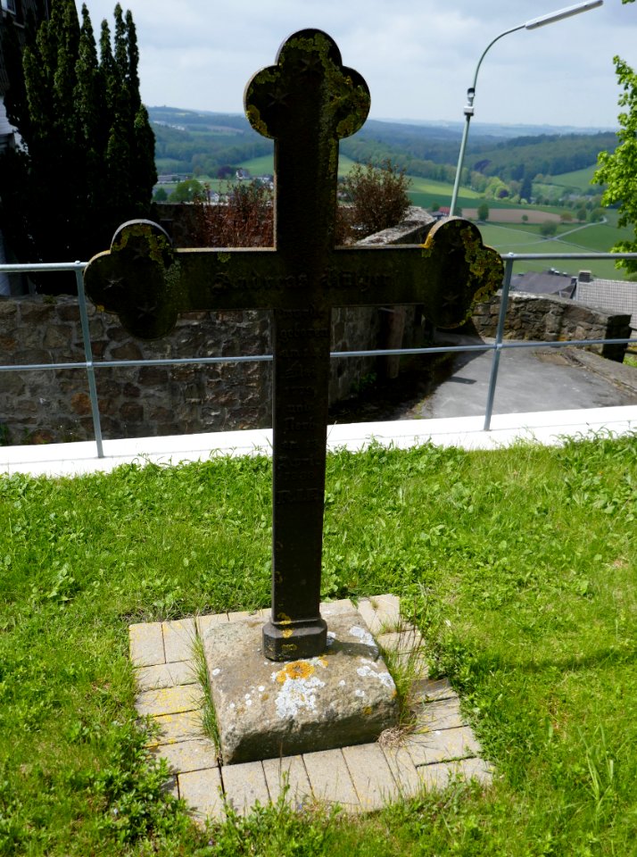 Kallenhardt - St. Clemens - Gusseisenkreuz